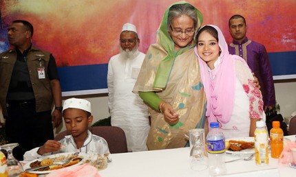 প্রধানমন্ত্রীর আলেমদের সম্মানে ইফতারে আল্লামা মাসউদ
