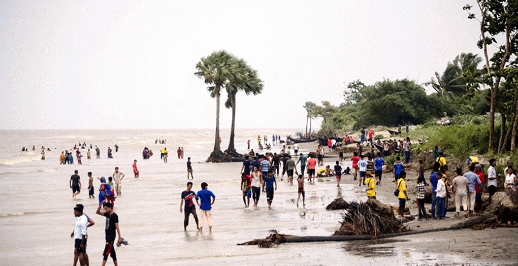 কক্সবাজারে পর্যটন ব্যবসা চাঙা  