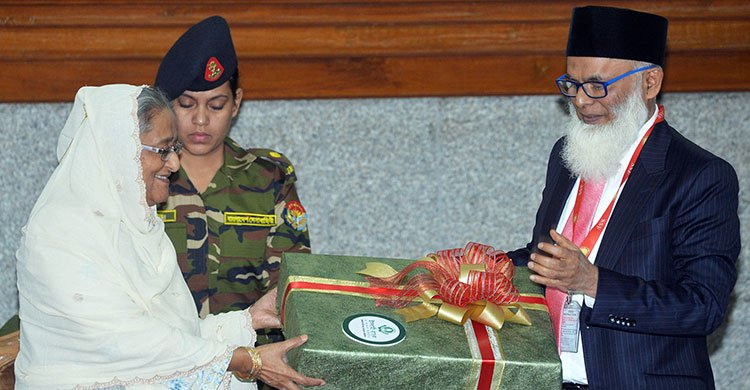 প্রধানমন্ত্রীর ত্রাণ তহবিলে ১৮ লাখ কম্বল প্রদান