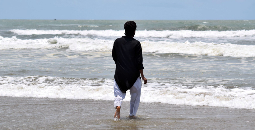 সমুদ্রতটে