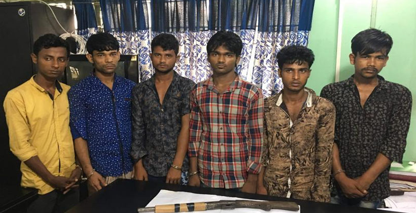 দেশীয় অস্ত্রসহ ৬ ছিনতাইকারী গ্রেফতার