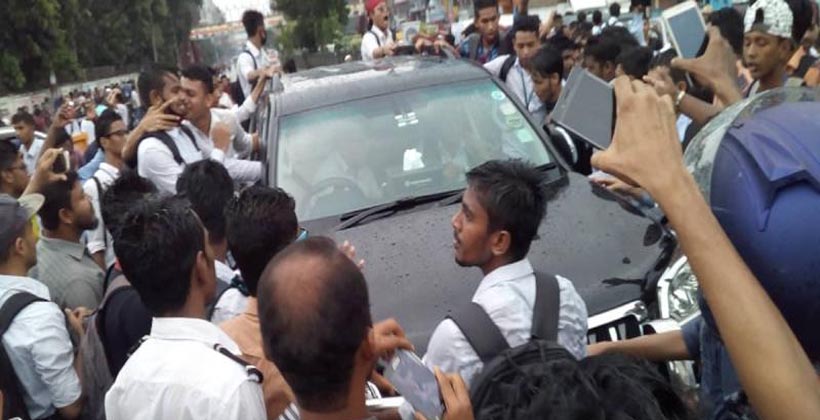 লাইসেন্স নাই, এ আমার লজ্জা’