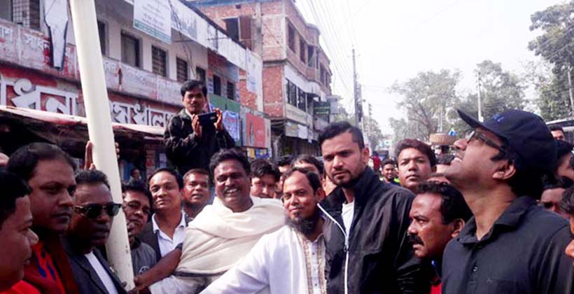 প্রধানমন্ত্রী চাইলেই নির্বাচন করবেন মাশরাফি