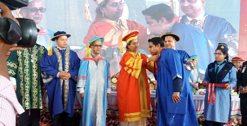 ‘শিক্ষিত বাড়লে বেকারও বাড়ে’