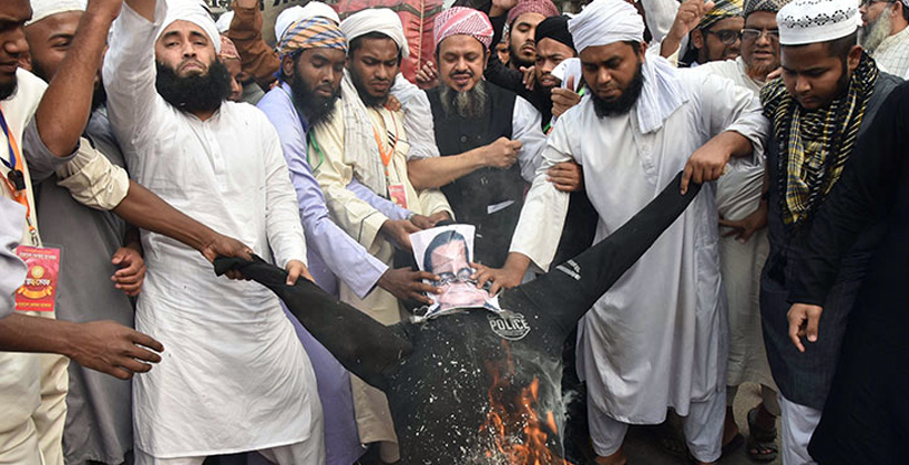 রাশেদ খান মেননকে গ্রেপ্তারের দাবিতে বিক্ষোভ