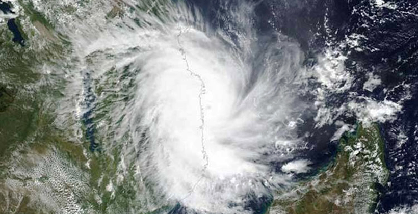 ফণী রূপ নিচ্ছে সুপার সাইক্লোনে, সতর্কতা সংকেত ৪