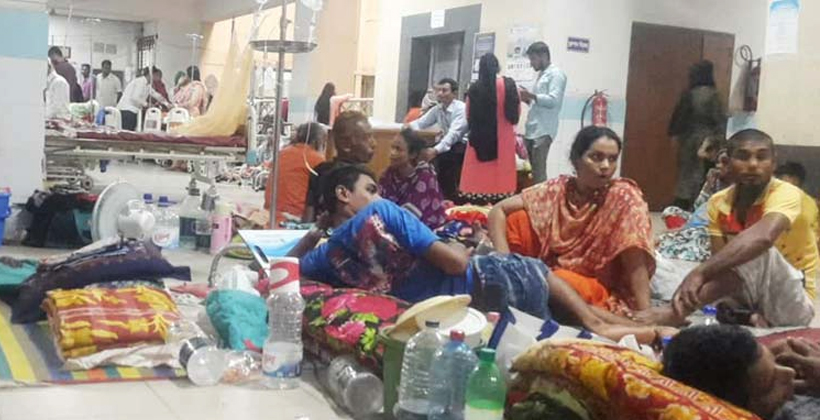 মুগদা হাসপাতালে অসহায় ডেঙ্গু রোগীরা কাতরাচ্ছে