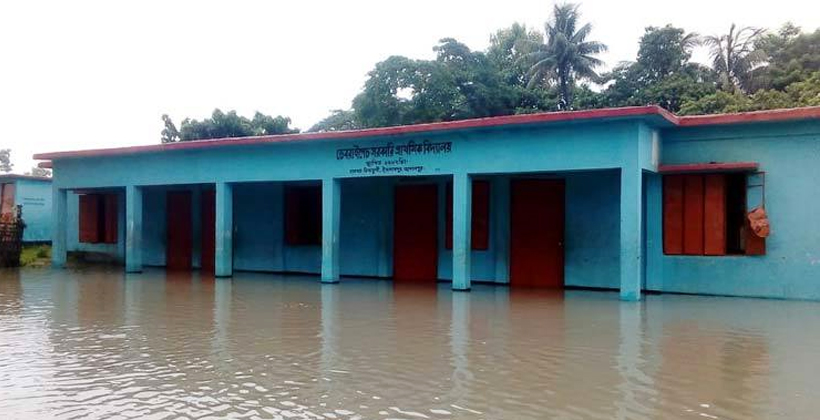 ৫ হাজার মানুষ জলবন্দী জামালপুরে