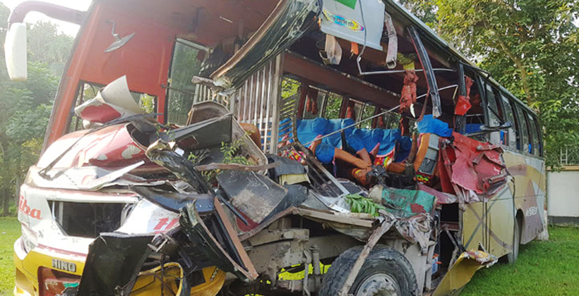 গোপালগঞ্জে রডবোঝাই ট্রাকে ধাক্কায় নিহত ৪, বাস চালাচ্ছিলেন হেলপার
