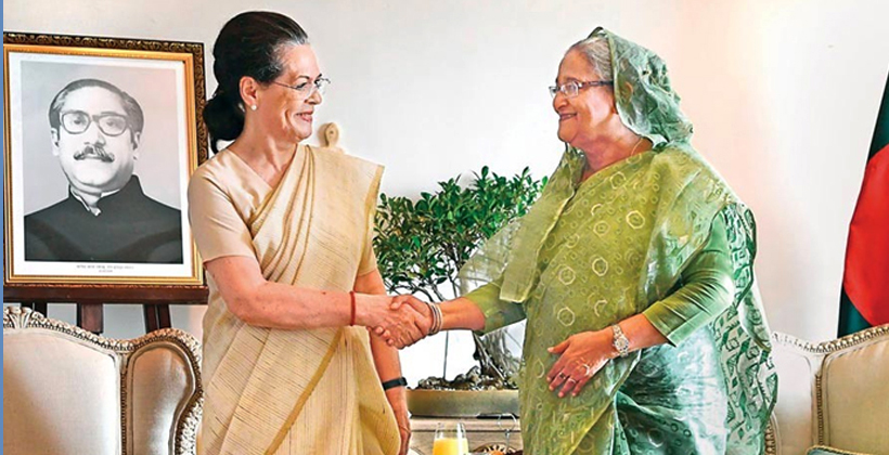 শেখ হাসিনার আমন্ত্রণ, আসছেন সোনিয়া গান্ধী