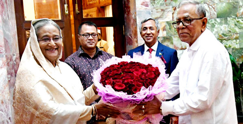 রাষ্ট্রপতির সঙ্গে প্রধানমন্ত্রীর সাক্ষাৎ