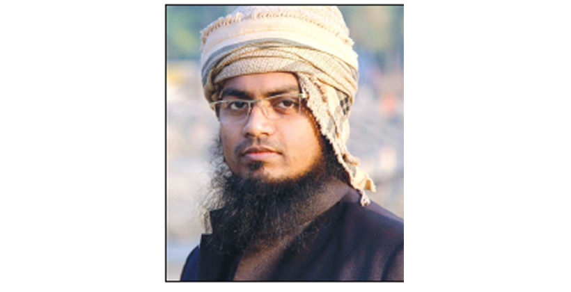 গাড়ী উল্টালেও বেঁচে আছেন বক্তা হাবিবুর রহমান মিছবাহ