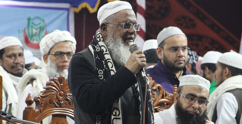 আখেরী মোনাজাতের আগে তওবা পড়ালেন আল্লামা মাসঊদ