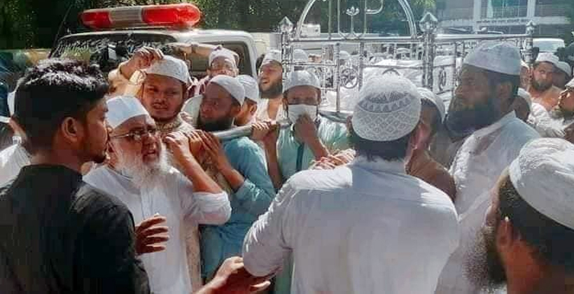 হাটহাজারীর যে ছিদ্র দিয়ে শিবির সভাপতি ও জামায়াত নেতার প্রবেশ