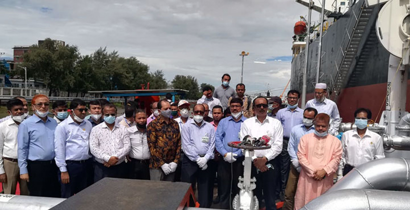 প্রথম লো সালফারের জ্বালানি তেল নিয়ে এলো বিপিসি