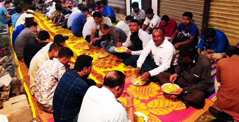 বরিশালে ভূরিভোজ দিয়ে বাইডেনের বিজয় উদযাপন
