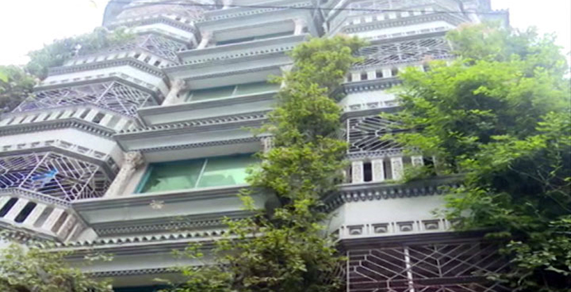 রাজধানীর গোল্ডেন মনিরের বাসায় র্যাবের অভিযান