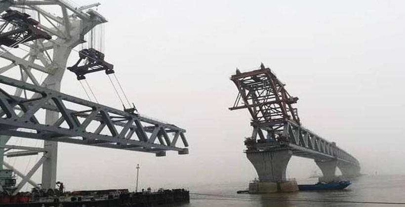 পদ্মা সেতুতে বসল ৩৮তম স্প্যান