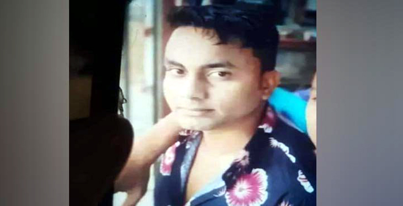 চলন্ত বাসে ধর্ষণচেষ্টা : নীরবে কেঁদেই চলেছেন সেই কলেজছাত্রী