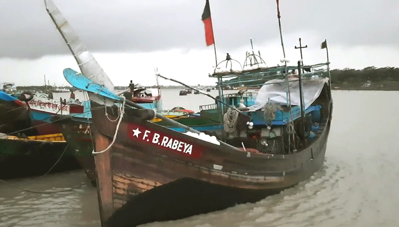 আজও সমুদ্রবন্দরে ৩ নম্বর সতর্ক সংকেত
