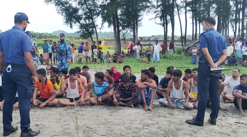 মালয়েশিয়া যাওয়ার পথে ট্রলারডুবি : রোহিঙ্গাসহ ৩০ জন উদ্ধার