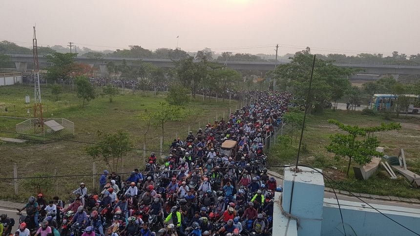 পদ্মা সেতু দিয়ে মোটরসাইকেল চলাচল শুরু