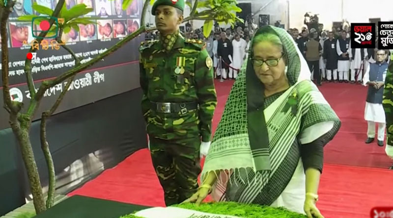 ২১ আগস্ট নিহতদের প্রতি প্রধানমন্ত্রীর শ্রদ্ধা