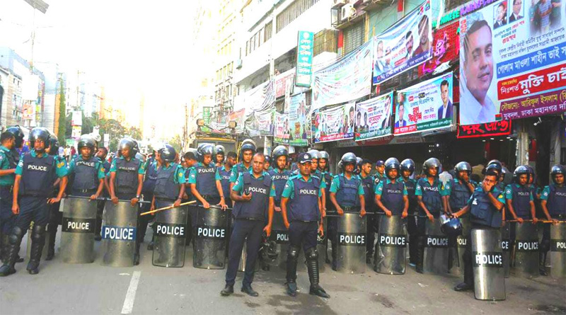 বিএনপি কার্যালয়ের মূল ফটকে তালা, সামনে পুলিশের অবস্থান