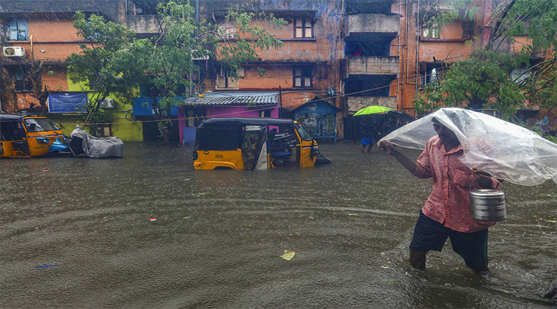 ভারতের চেন্নাইয়ে ভারী বৃষ্টিতে ৫ জনের মৃত্যু