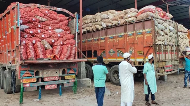 বাংলাদেশে ৫০ হাজার টন পেঁয়াজ রপ্তানি করবে ভারত