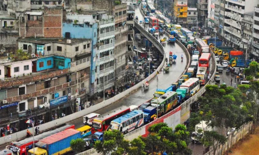 বাবুবাজার ব্রিজ পার হতেই ঘণ্টা পার