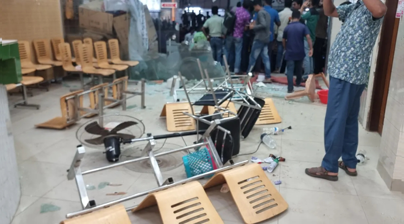 ভুল চিকিৎসার অভিযোগে হাসপাতালে ভাঙচুর