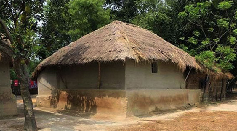 গরমে স্বস্তি মাটির ঘরে