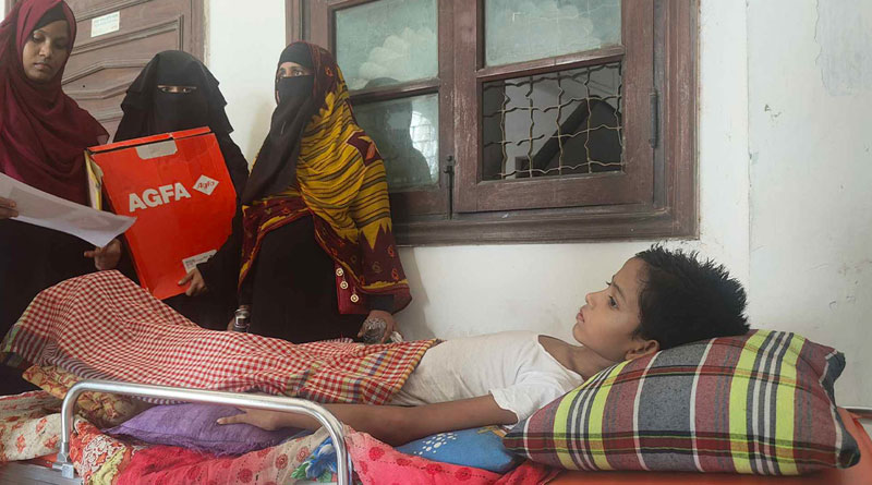 স্ট্রেচারে করে হাইকোর্টে পা হারানো রাসেল, ক্ষতিপূরণ চেয়ে রিট