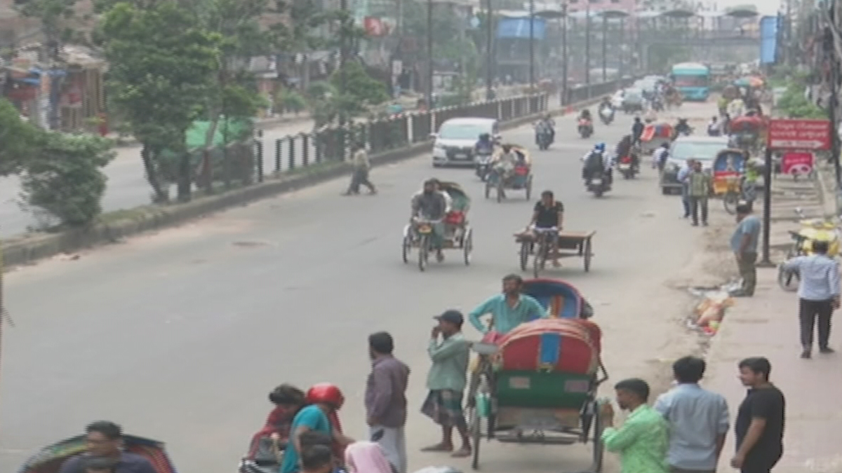 স্বাভাবিক হতে শুরু করেছে রাজধানীর জনজীবন