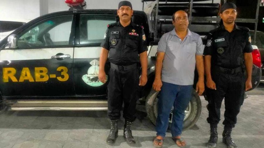 তালতলায় একজনকে কুপিয়ে হত্যা, অভিযুক্ত গ্রেফতার