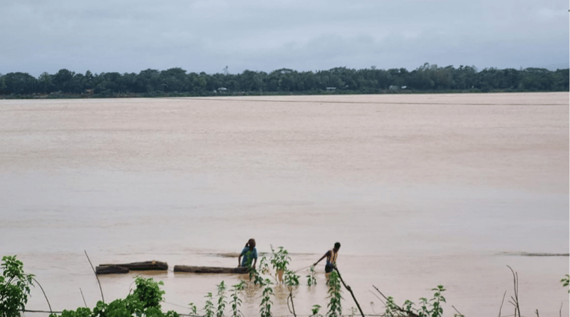 উজানে ভারী বৃষ্টি, দেশের প্রায় সব নদীর পানি বাড়ছে