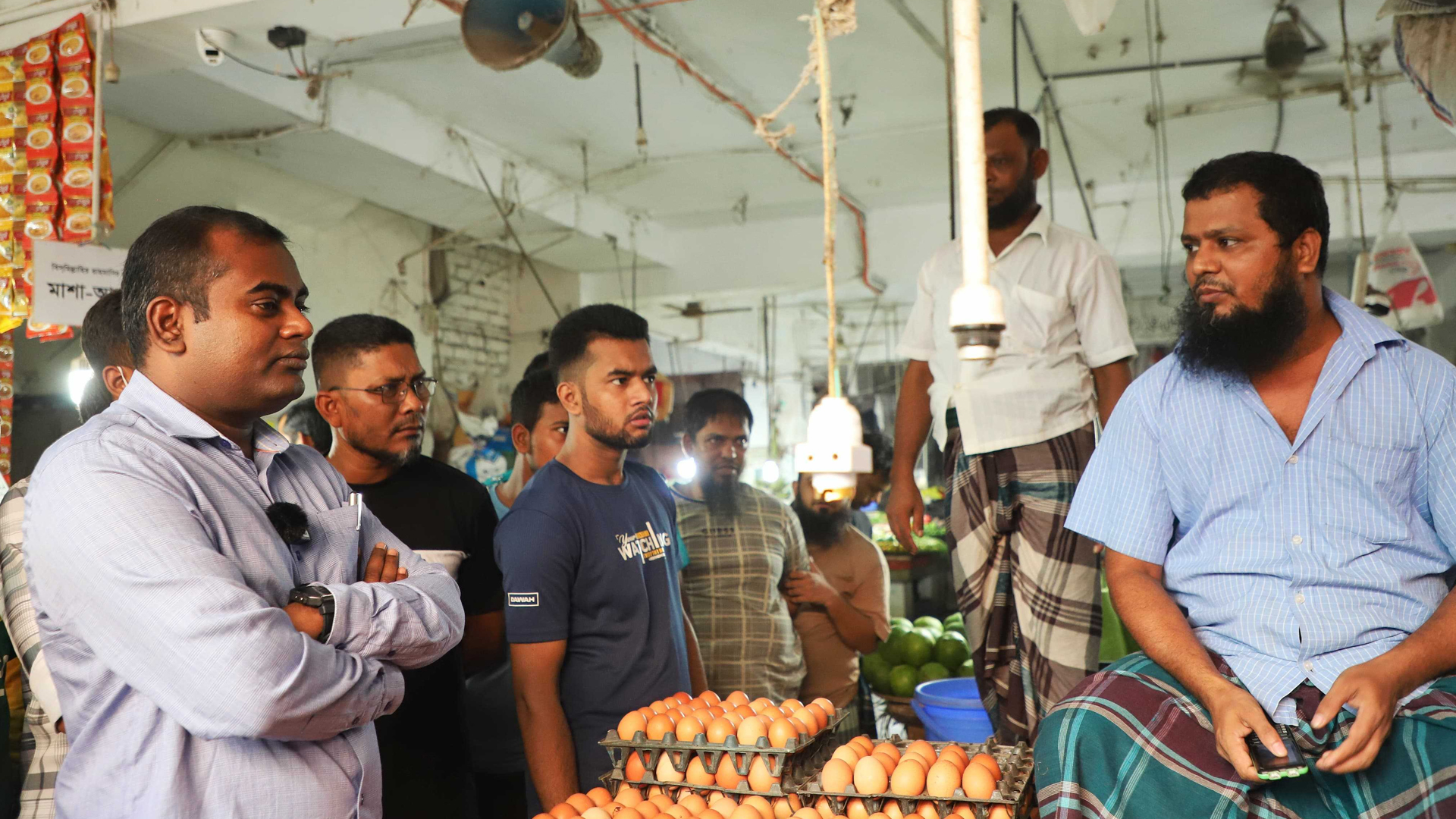 বাজারে ভোক্তা অধিকারের অভিযান, ৮ লাখ টাকা জরিমানা