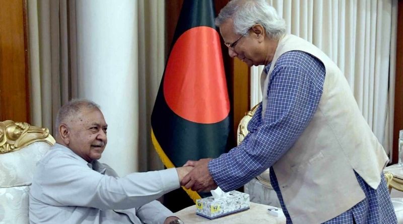 যমুনায় প্রধান উপদেষ্টার সঙ্গে সংলাপে ড. কামাল হোসেনরা