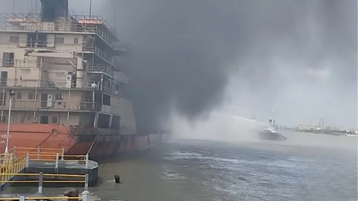 জানা গেল বিএসসির দুই জাহাজে অগ্নিকাণ্ডের কারণ