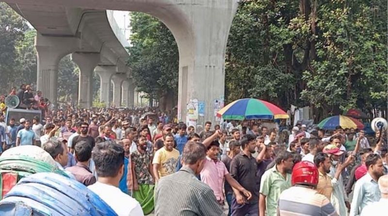 প্রেস ক্লাবের সামনে অটোরিকশাচালকদের অবরোধ
