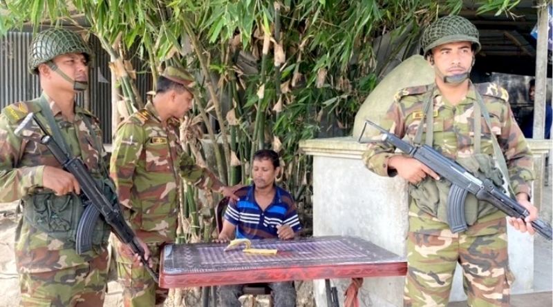 সেনাবাহিনীর হাতে আটক অবৈধ টোল আদায়কারী, জরিমানার টাকা গেলো এতিমখানায়
