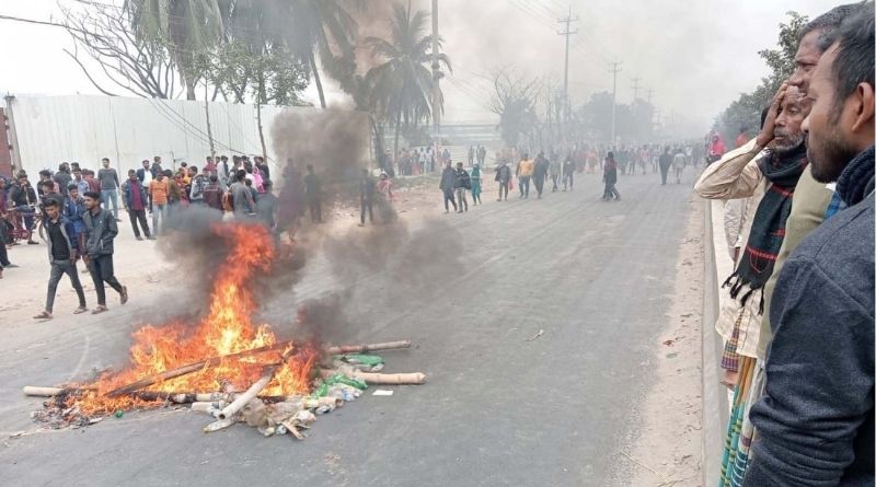 বেক্সিমকোর ১৬ কারখানা খুলে দেওয়ার দাবিতে শ্রমিকদের ৫ ঘণ্টা মহাসড়ক অবরোধ