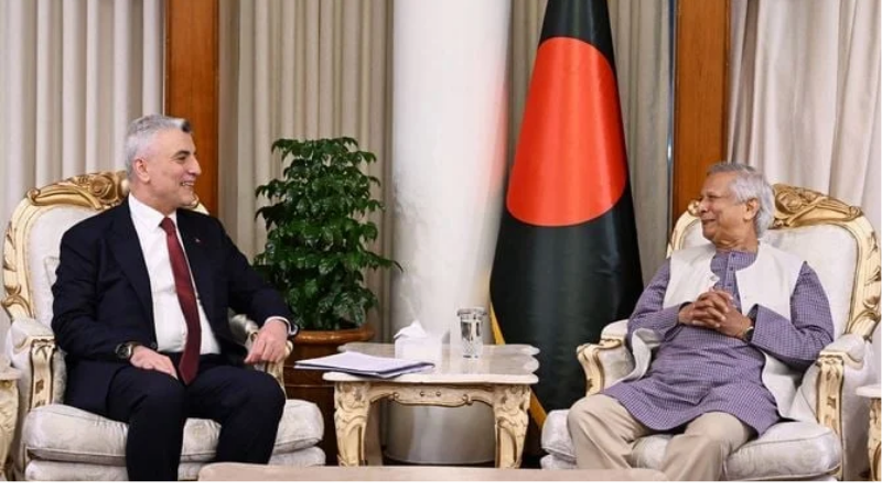 বাংলাদেশে প্রতিরক্ষা শিল্প গড়ে তুলতে তুরস্কের প্রতি প্রধান উপদেষ্টার আহ্বান