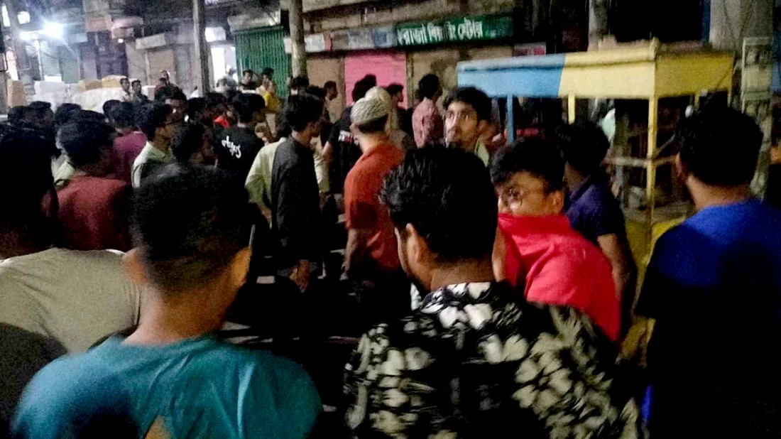 ধোলাইখালে জবি শিক্ষার্থীদের সঙ্গে স্থানীয়দের সংঘর্ষ, আহত ৫