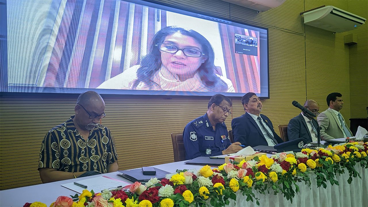 বাংলাদেশ আগামীতে আর অতীতের মতো চলবে না : উপদেষ্টা রেজওয়ানা