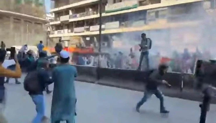 রাজধানীতে পুলিশের টিয়ারশেল-সাউন্ড গ্রেনেডে ছত্রভঙ্গ হিজবুত তাহরীরের মিছিল, আটক কয়েকজন