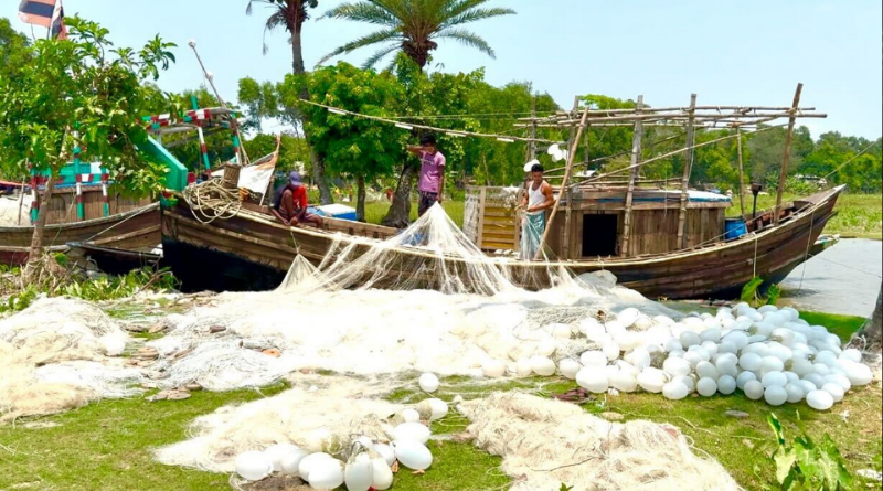 মধ্যরাত থেকে ৫৮ দিন সাগরে মাছ ধরায় নিষেধাজ্ঞা