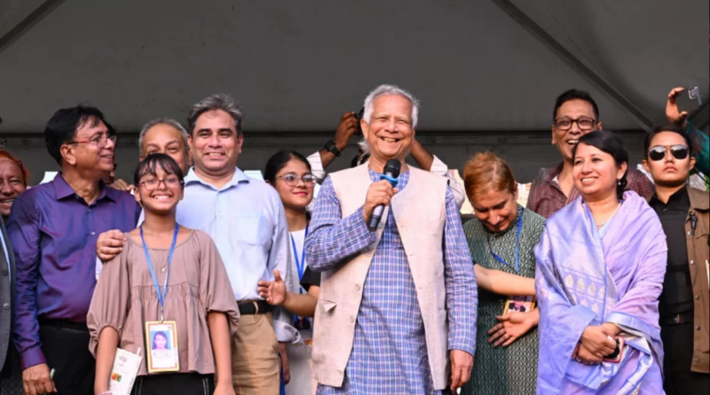 নিজ গ্রামে আবেগঘন সময় কাটালেন প্রধান উপদেষ্টা