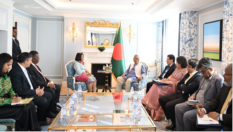 লন্ডনে প্রধান উপদেষ্টার সঙ্গে কমনওয়েলথ মহাসচিবের সাক্ষাৎ